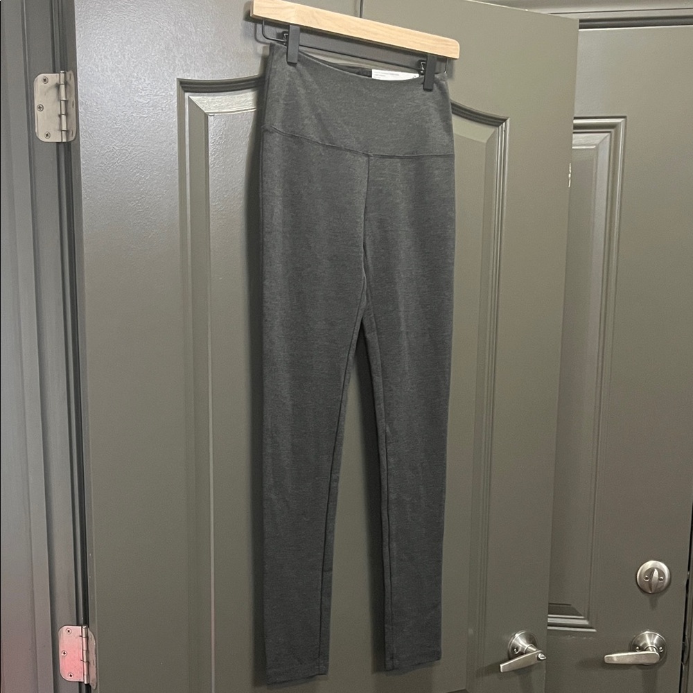 NWT Liz Claiborne Gray Lori Leggings w/ Secretly Slimming Tummy Panel Size XS